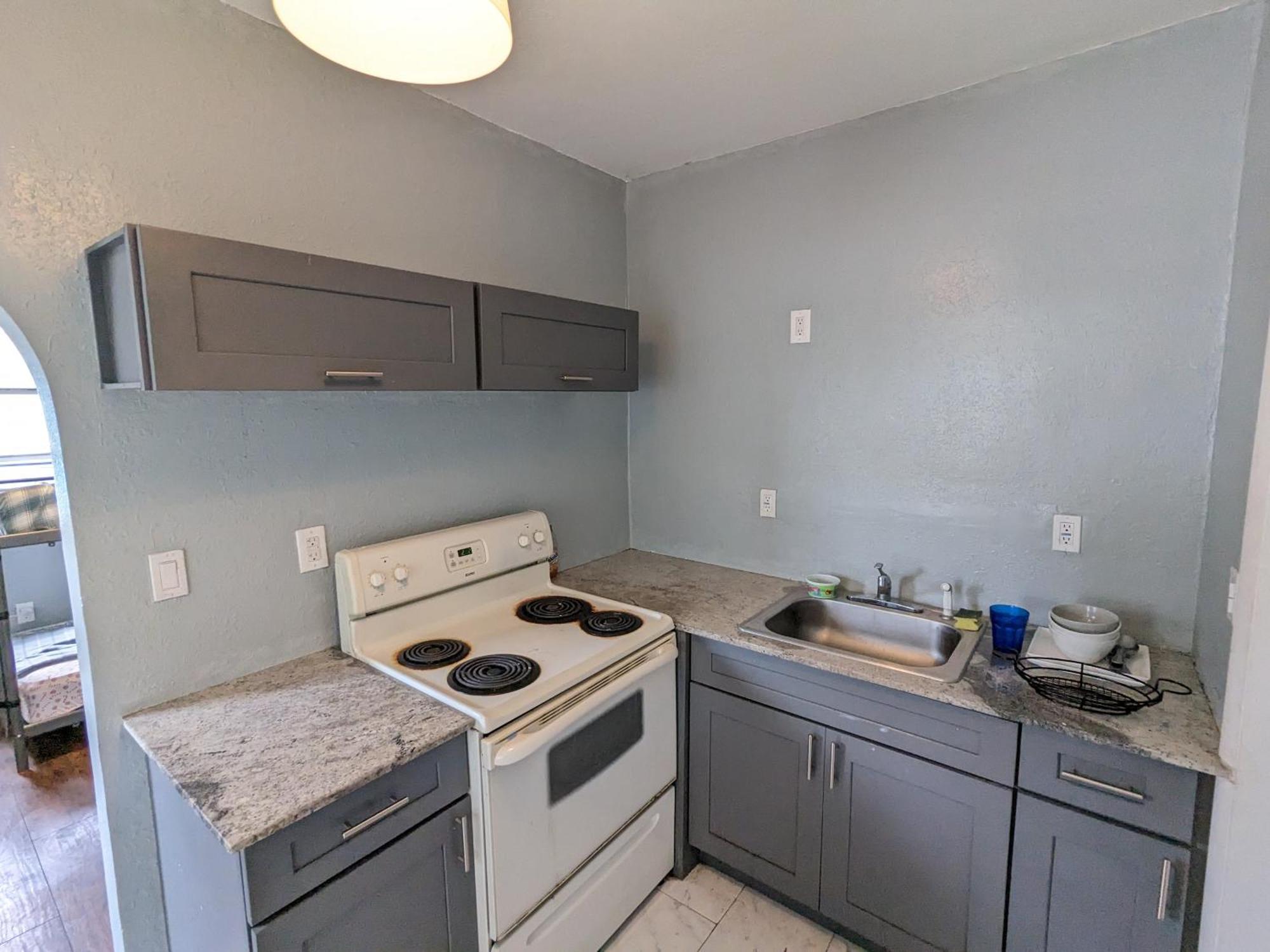 Cheapest Spot Hostal Miami